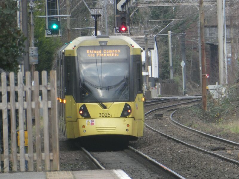 File:M5000 departs Navigation Road.jpg