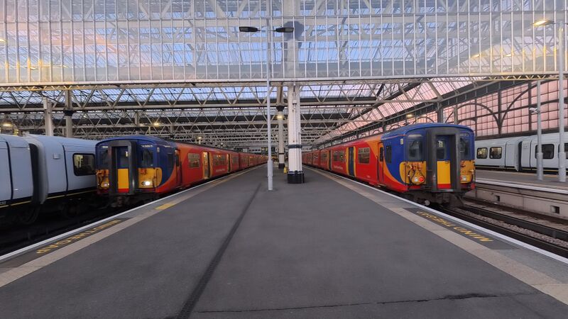 File:Four Class 455s at London Waterloo.jpg