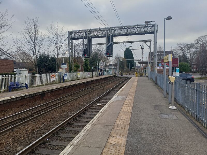 File:Navigation Road Level Crossing.jpg